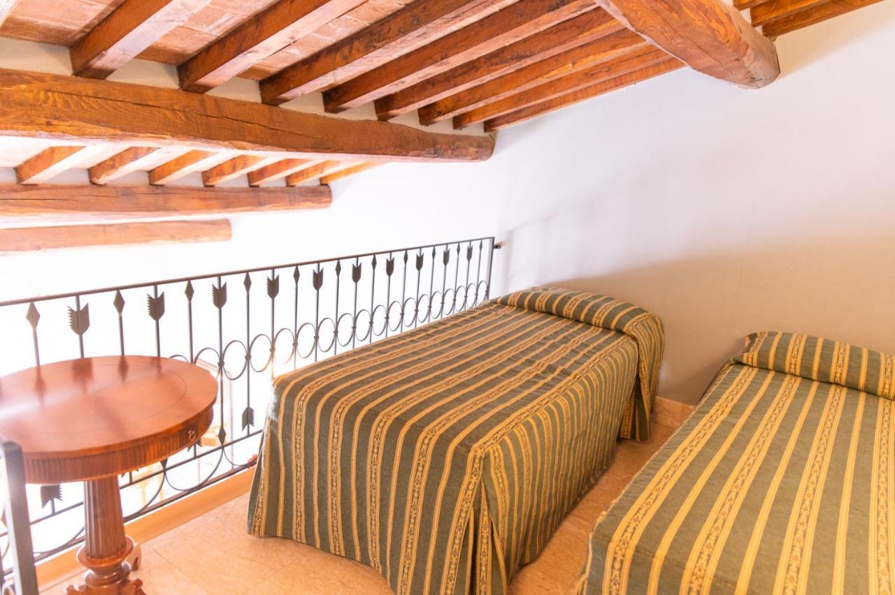 Il Piccolo Castello Hotel Monteriggioni Bagian luar foto