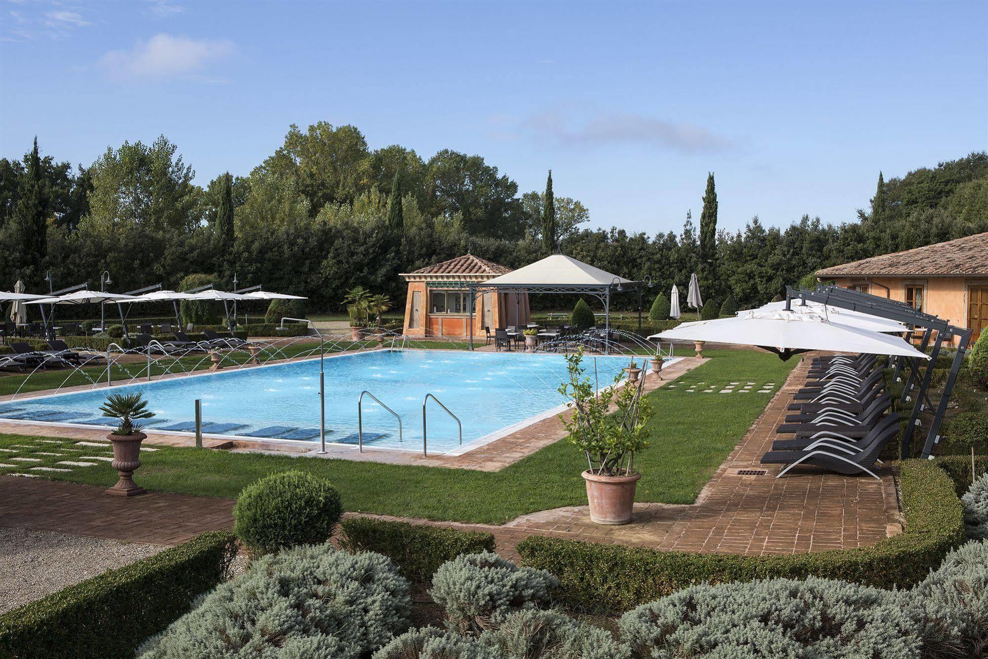 Il Piccolo Castello Hotel Monteriggioni Bagian luar foto