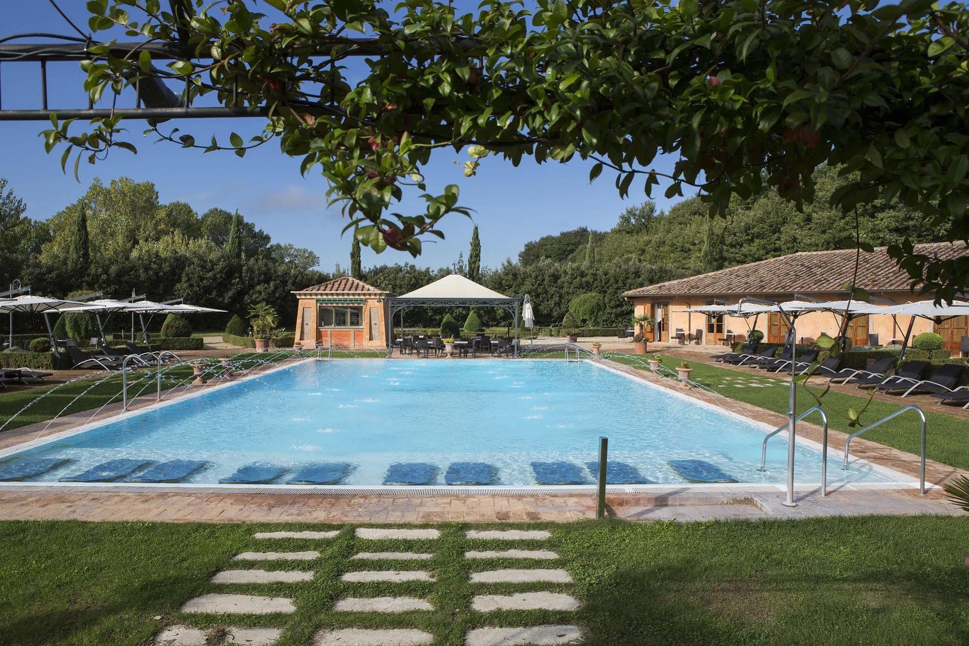 Il Piccolo Castello Hotel Monteriggioni Bagian luar foto