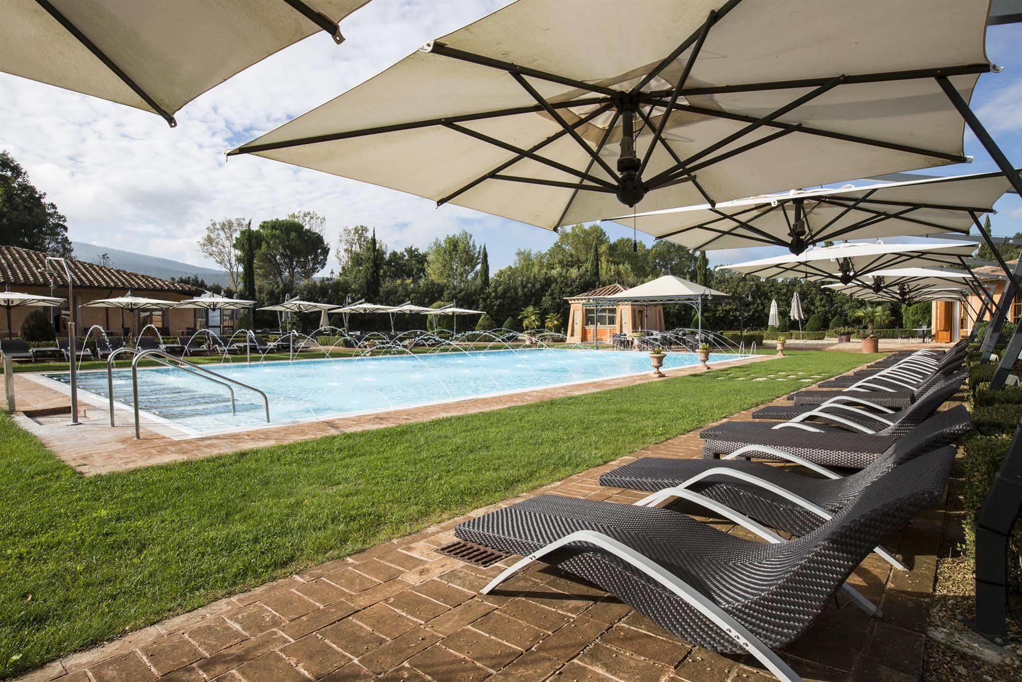 Il Piccolo Castello Hotel Monteriggioni Bagian luar foto